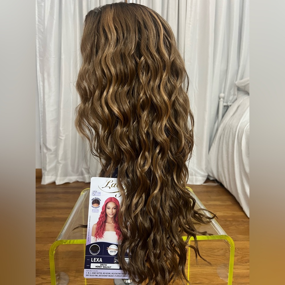 NIB! Outre Glueless 5" Deep Parting HD Lace Front Wig - LEXA